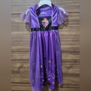 Anna Frozen 2 nightgown